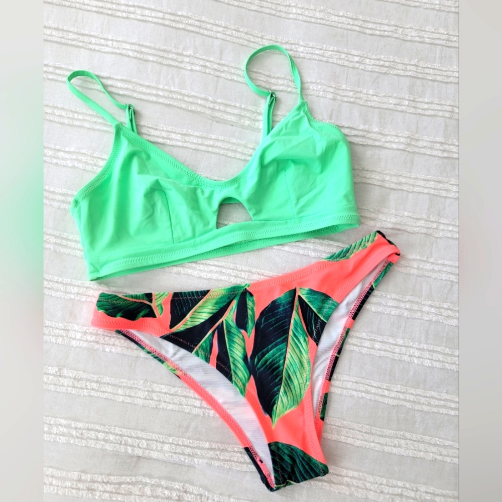 Bright, adorable Bikini. Never worn. Like new condition.